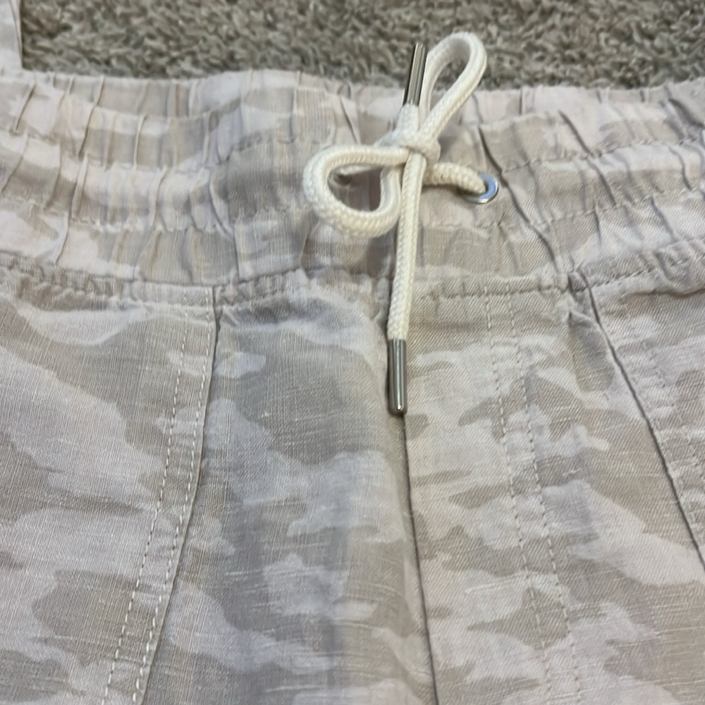 Athleta Light Gray Camo Jogger Pants - Picture 15 of 16
